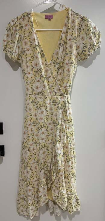 mi ami for francesca's Dresses & Skirts - Francesca's Yellow Floral Wrap Midi Dress Size S